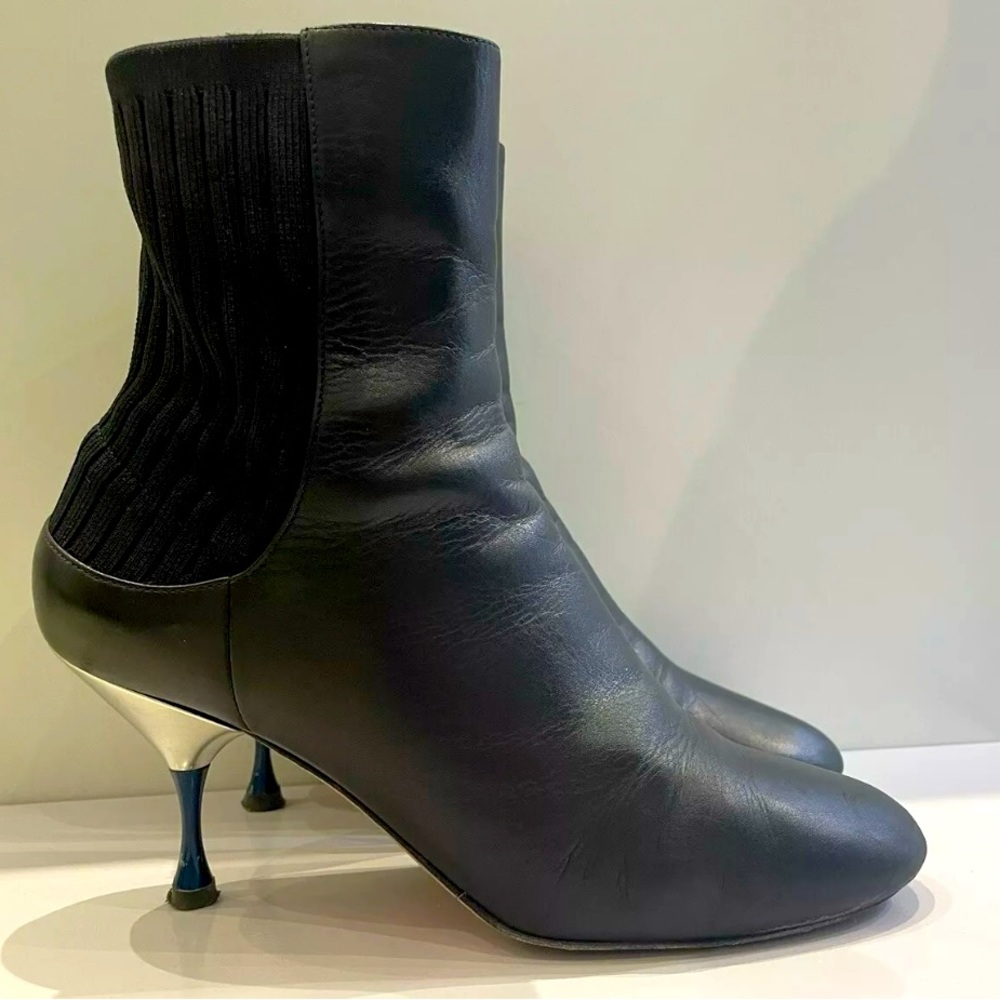 Max Mara SPORTMAX Fortuna Black Leather Pull On Ankle Italy Heel On Boots 41 HTF